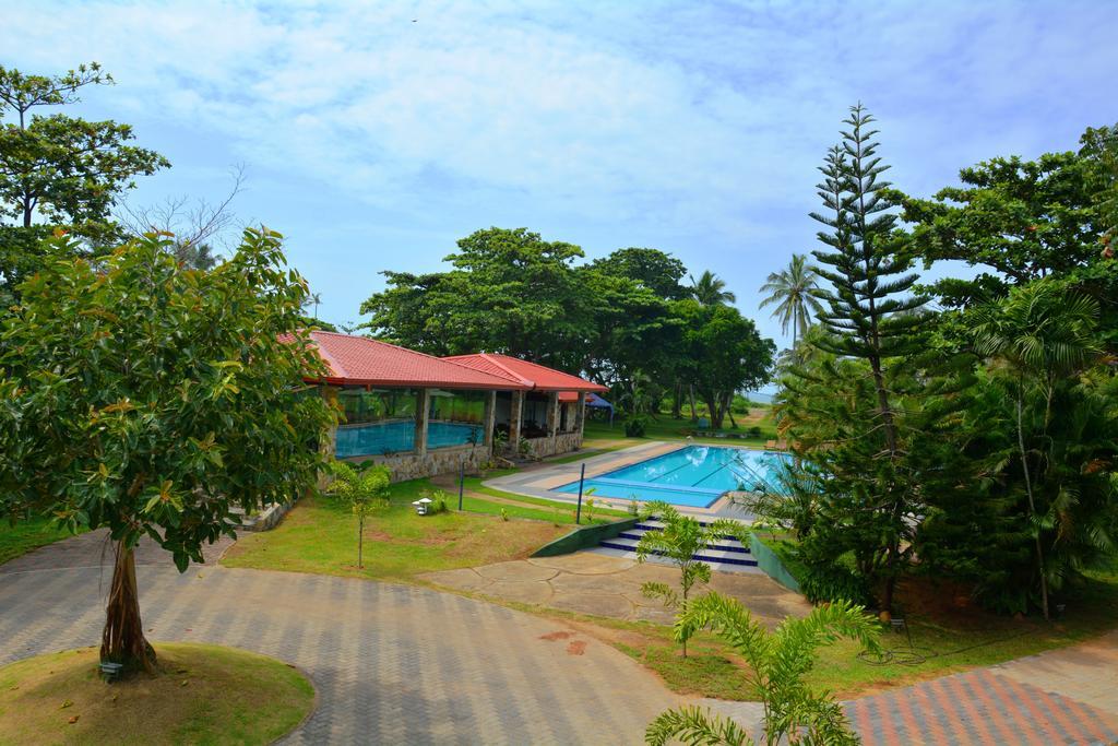 River View Banquet & Resort Wadduwa Buitenkant foto